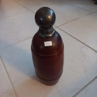 Dekorative antike Holz Flasche, Thermoskanne.  Vintage Desig