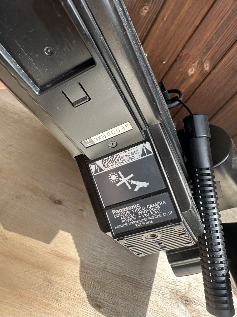 Panasonic Videocamere: Panasonic Videokamera WVP-200E – Usato da Urdorf venduto da robobespannung 5