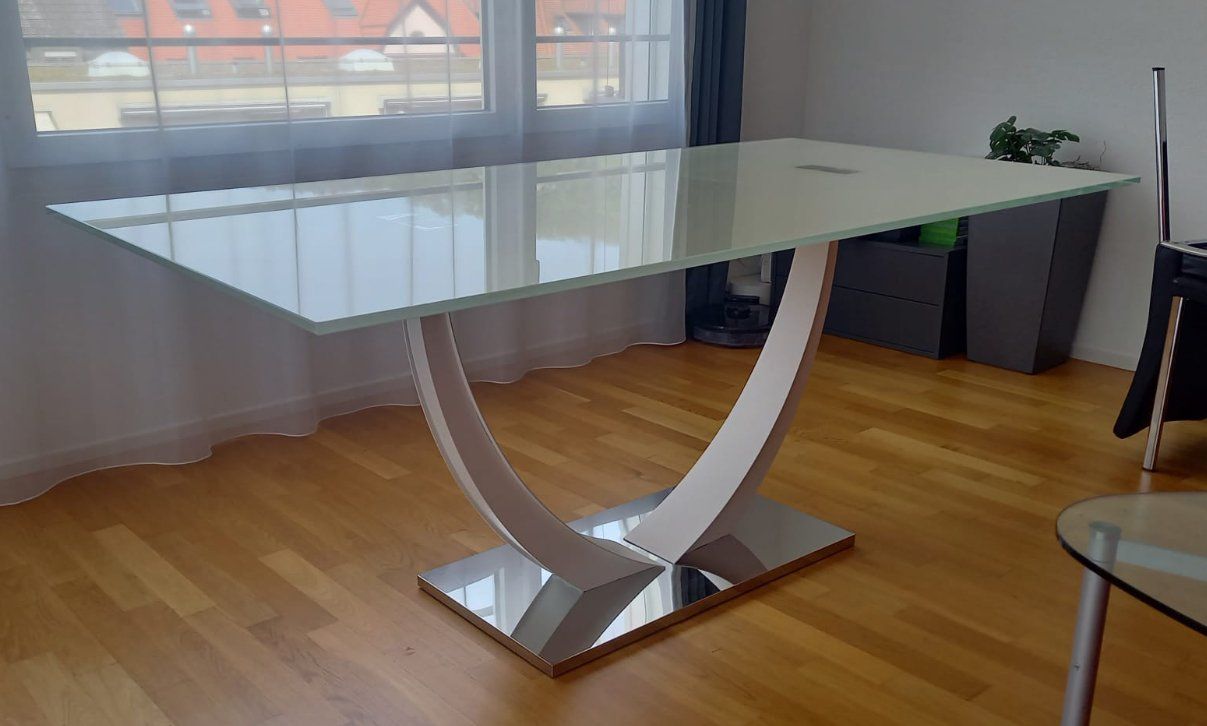 Tavoli: Esstisch - Glasplatte Optiwhite - Design – Usato da Mellingen venduto da Hayloftit