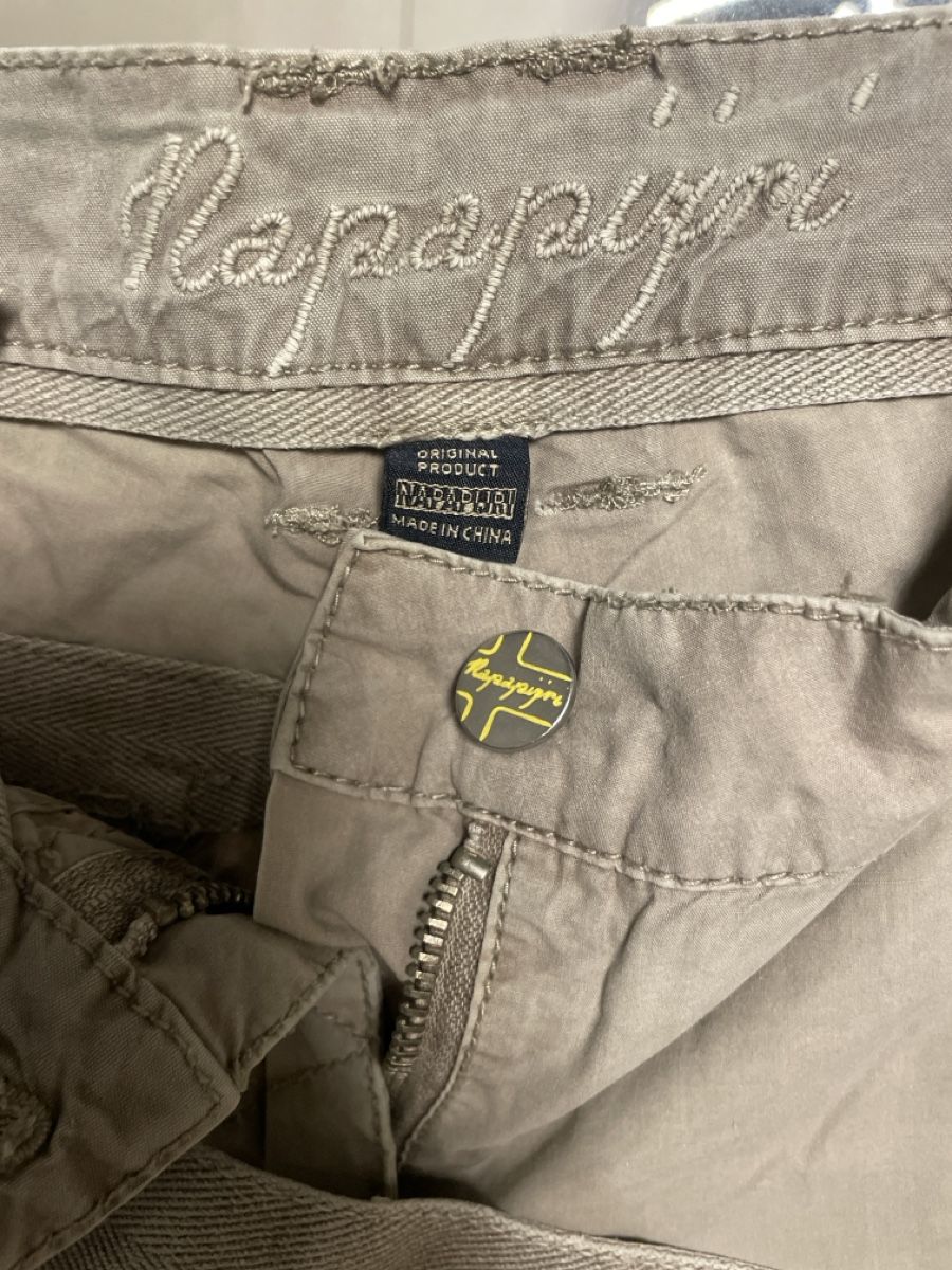 Napapijri Pantalons: Short Napapijri – D'occasion à Plan-les-Ouates par lib_vw7b 1