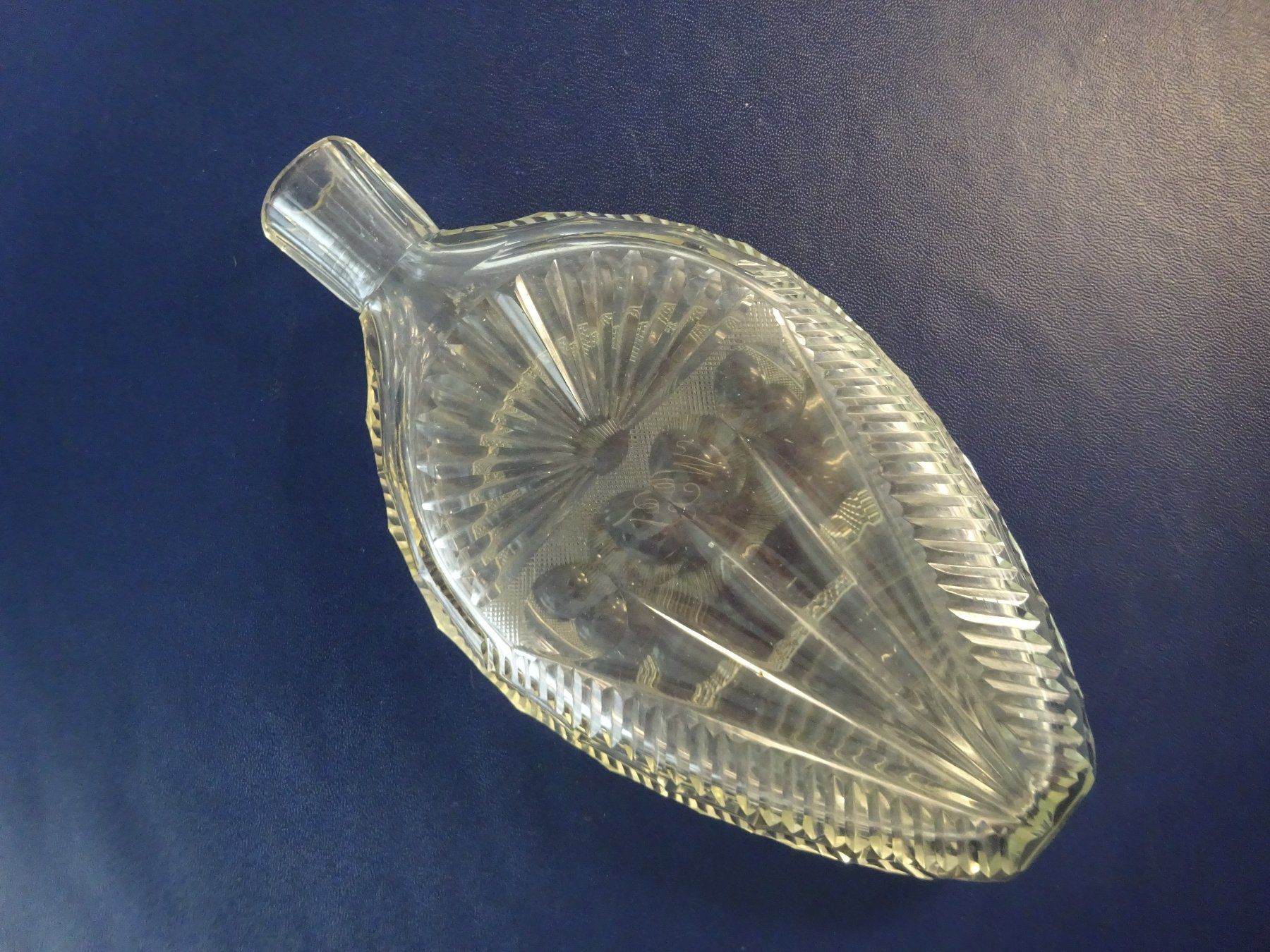 Bottiglie: Freimaurer Flasche / Flache Taufflasche – Usato da Oetwil am See venduto da Golfsud 2