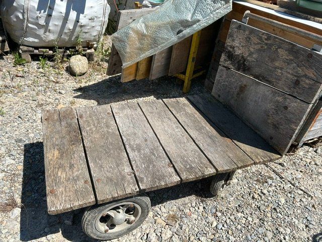Anhänger: alter Holzwagen – Gebraucht aus Dürnten von Kiosk7 1