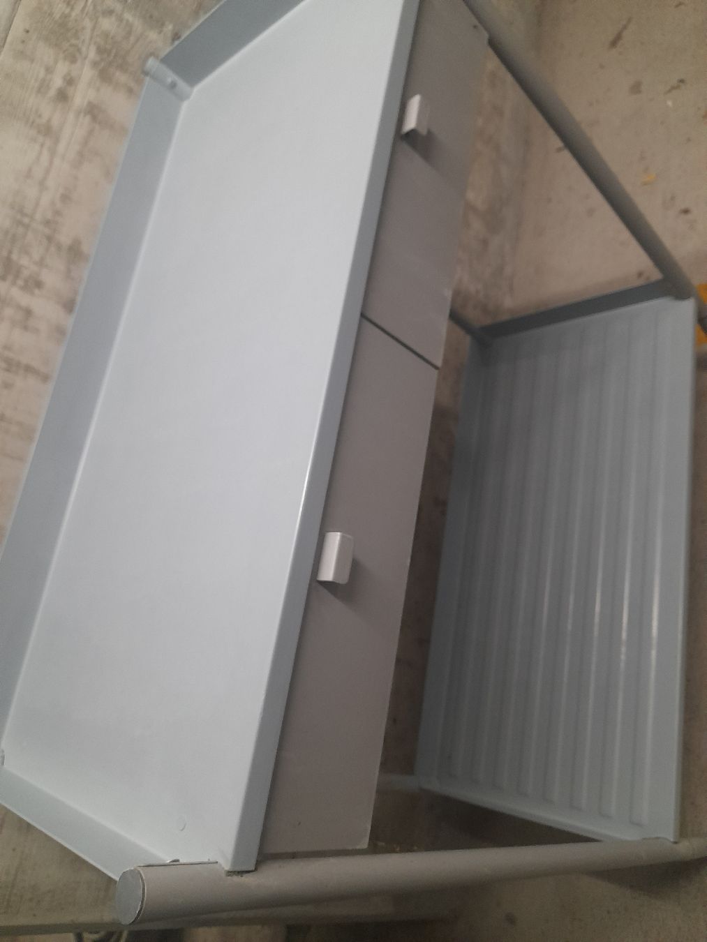 Tables: Pflanzentisch – D'occasion à Glattbrugg par B_B 2