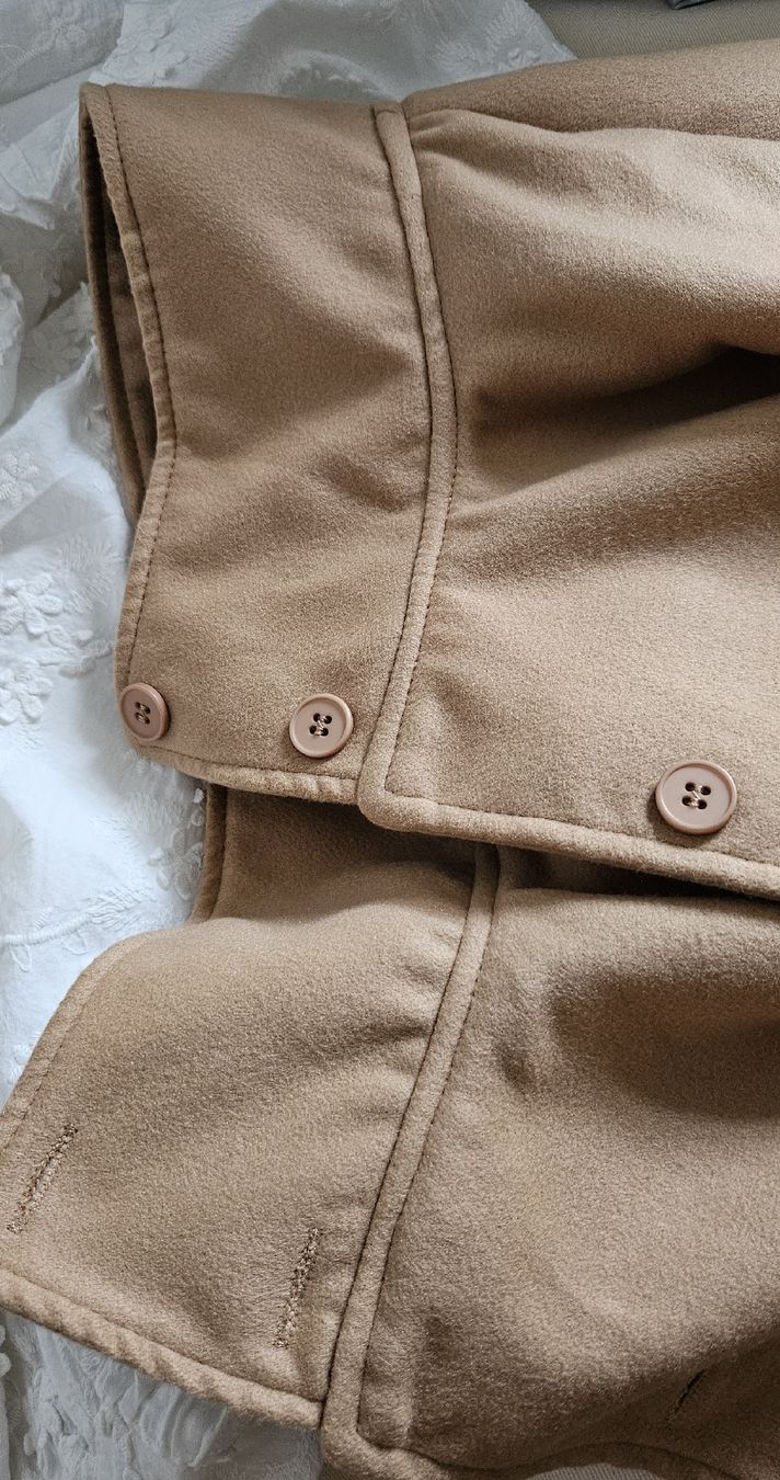 Altro in Moda donna: Cape manteau Camel – Nuovo e nell'imballaggio originale da Carouge GE venduto da Lea000 3