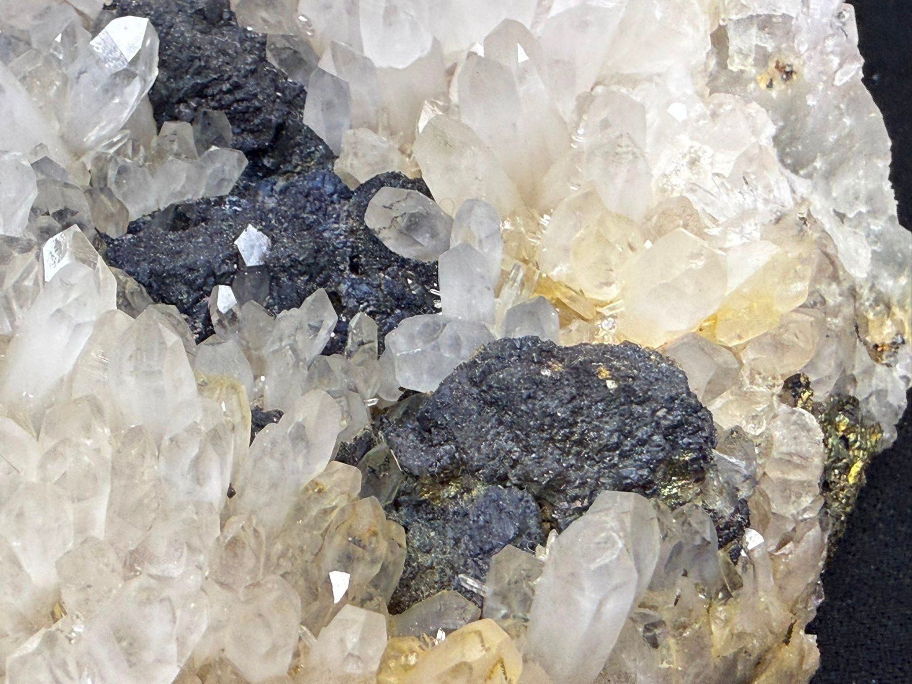 Minerali & Pietre curative: Arsenopyrit auf Quarz – Usato da Schinznach Bad venduto da Demerald 1