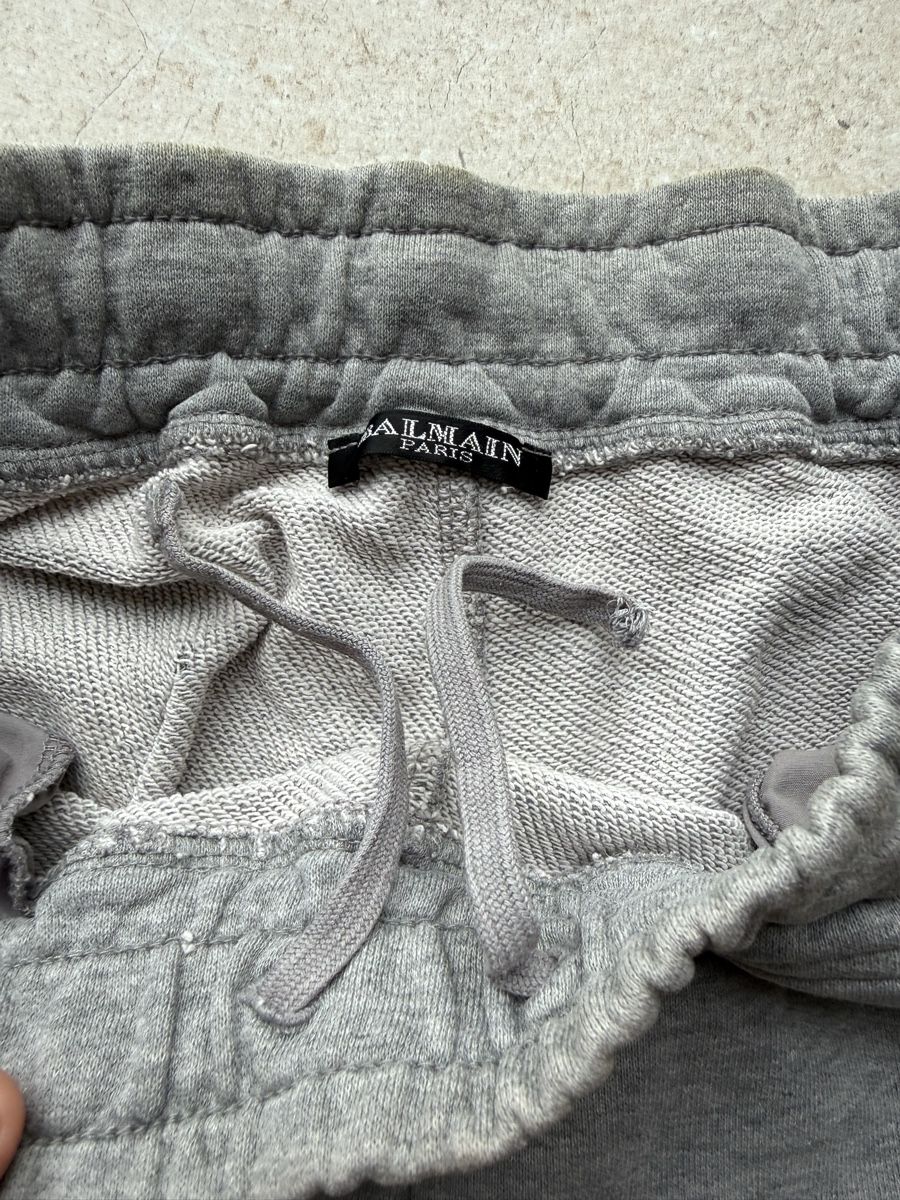 Balmain Pantaloni: Balmain Sweatpants Grey Size M – Usato da Wilen b. Wollerau venduto da ccgold 2