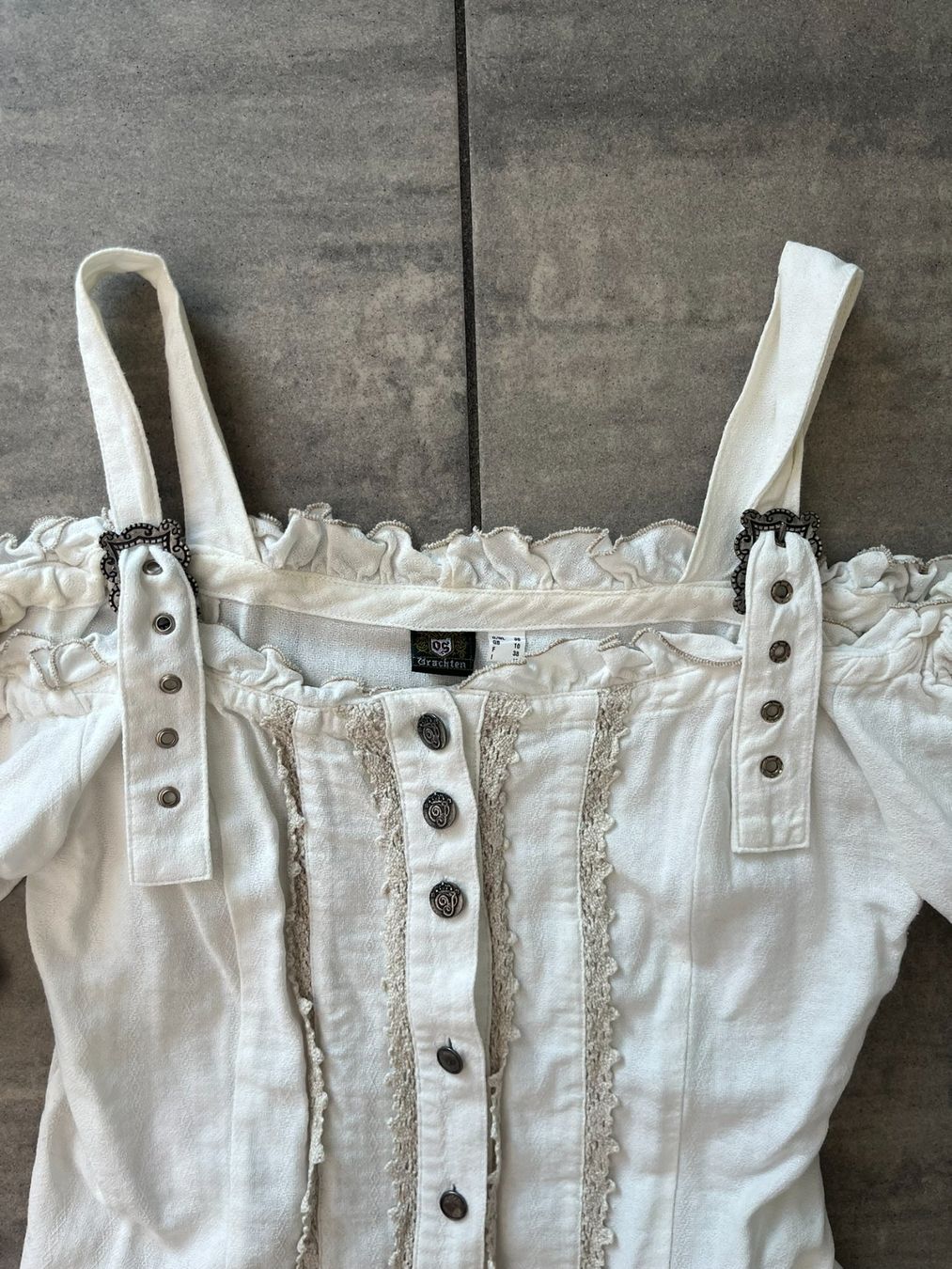 Costumi: OS Trachten Dirndl Set Beige Bluse + Rock – Usato da Otelfingen venduto da Denis_ZH 5