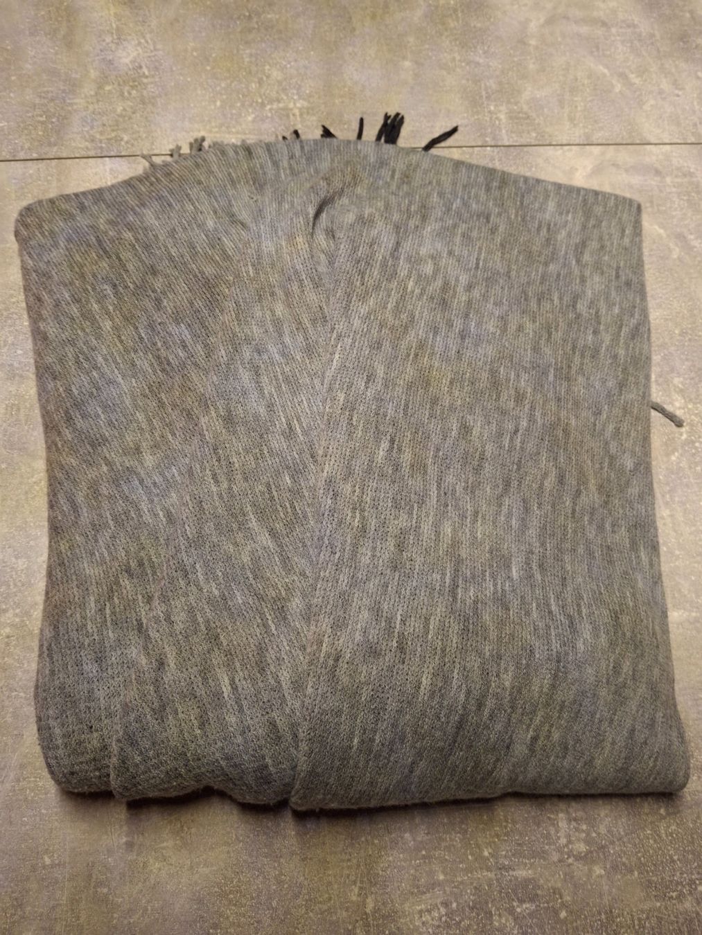 Sonstige Damenmode: Châle avec franges taille unique – Gebraucht aus Villiers von san_jn5w 6