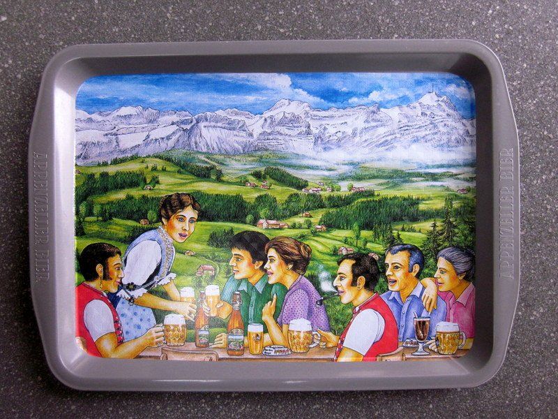 Piatti di portata: Serviertablett "Appenzeller Bier" mit Appenzeller-Motiv – Usato da Bischofszell venduto da Pfau0 3