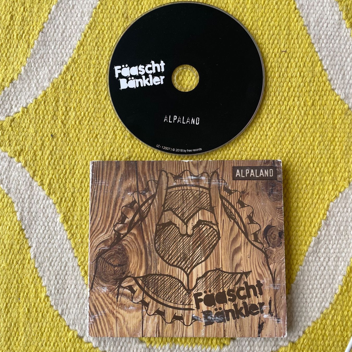 CD: FÄASCHT BÄNKLER-ALPALAND (DIGIPACK) – Usato da Rorschacherberg venduto da CD-Roli