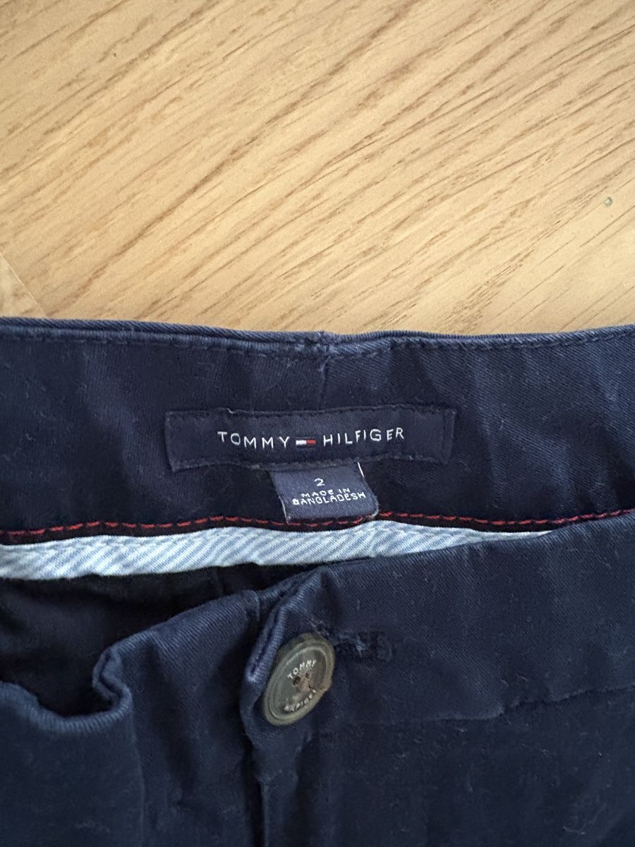 Tommy Hilfiger Pantaloni: Tommy Hilfiger female navy pants – Usato da Rolle venduto da gos_2xy5 1