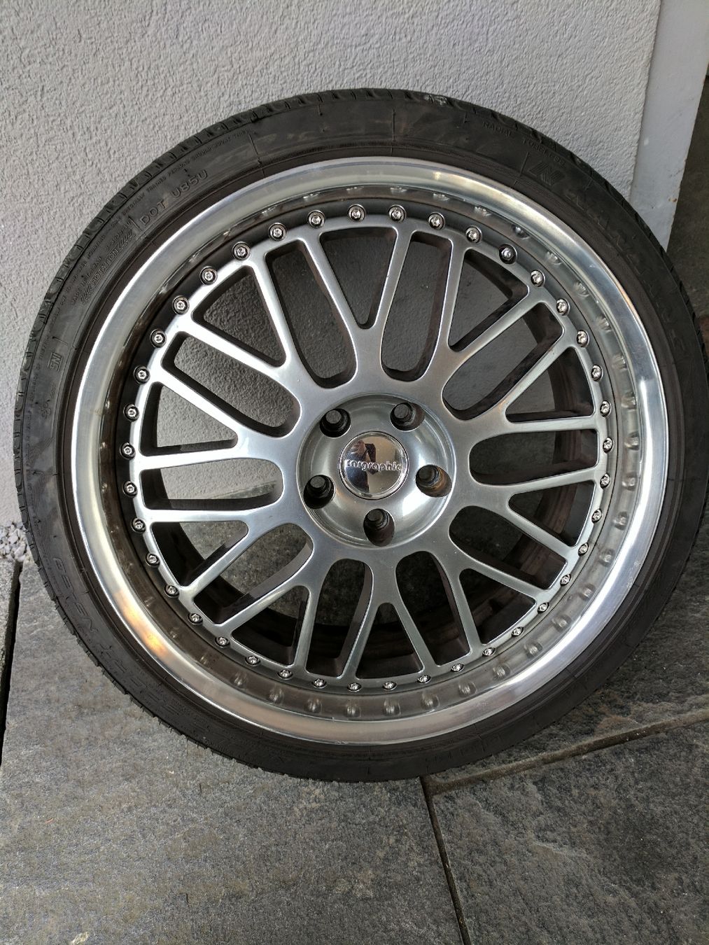 Audi Felgen: RACING Alufelgen 19 Zoll – Gebraucht aus Aarau von Lirox