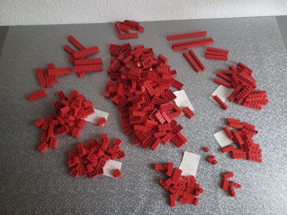 340 rote Lego Steine. Gemäss Bilder (Gebraucht) in Hagendorn für CHF 34 ...