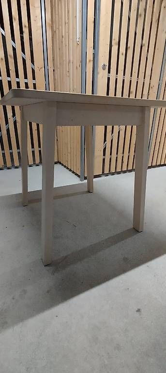 Tables: Petite table Ikea – D'occasion à Bussy FR par jer_vz7c 3