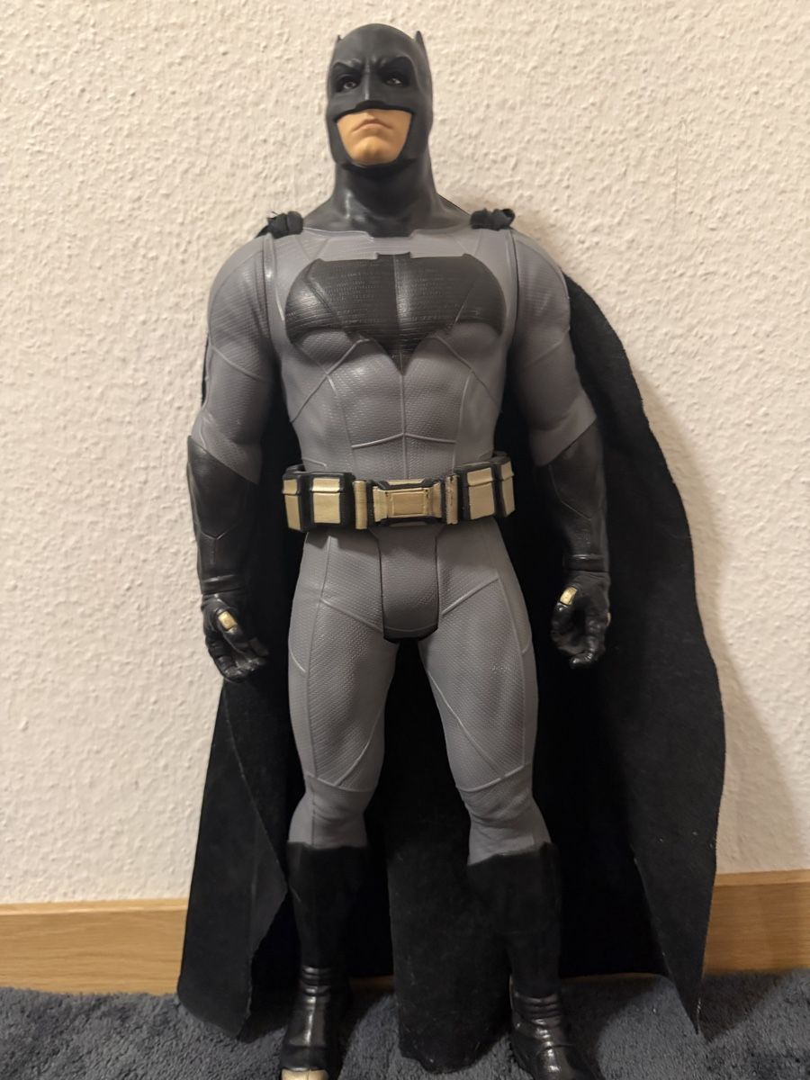Figuren: Grosse Batman Figur – Gebraucht aus Zürich von Vorbei123