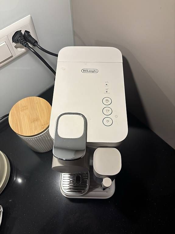Machines à café & Machines à expresso: Nespresso Lattissima One – D'occasion à Fehraltorf par nin_2zxv 1