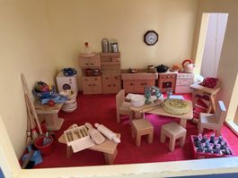 Puppenhaus Einrichtung mit Zubehör gebrauchter Zustand