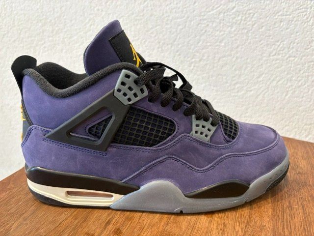 Nike Herrenschuhe: Nike Air Jordan 4 Retro – Neu und originalverpackt aus Neuchâtel von man_h9fp 1
