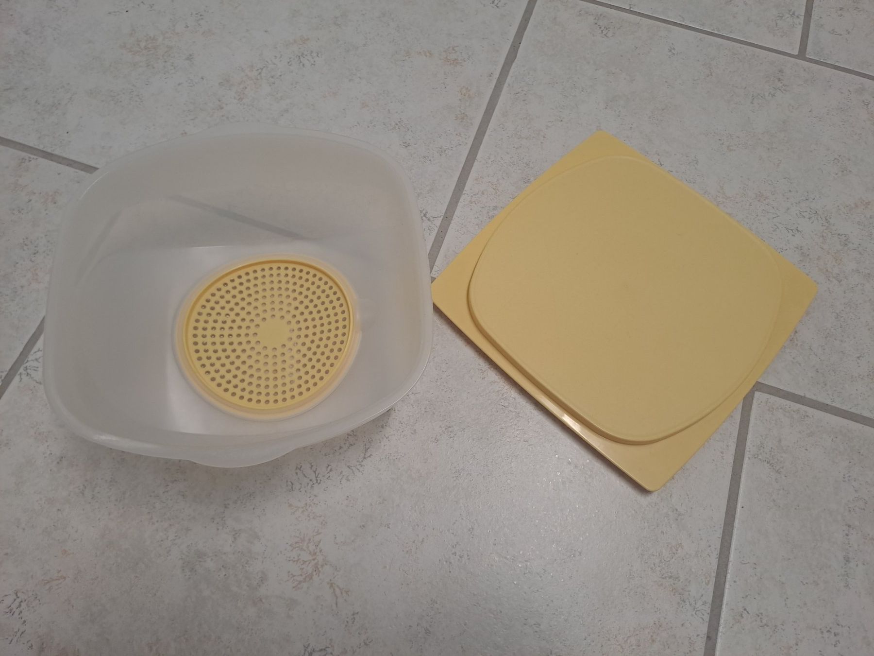 Tupperware Recipients et similaires: Käsebox Tupperware – D'occasion à Wohlenschwil par lin_vx8g 1