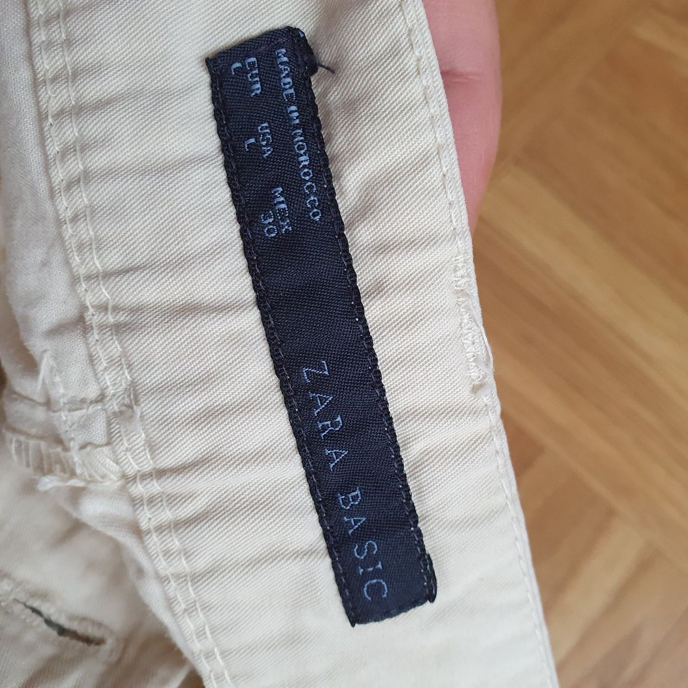 Zara Pantaloni: Pantalon dame taille L crème – Usato da Prilly venduto da RoDyRe 3