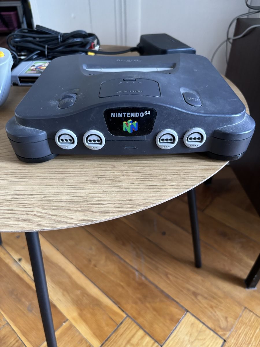 Nintendo Console: Console Nintendo 64 avec jeux et manette – Usato da La Chaux-de-Fonds venduto da DANIELA19961996 1