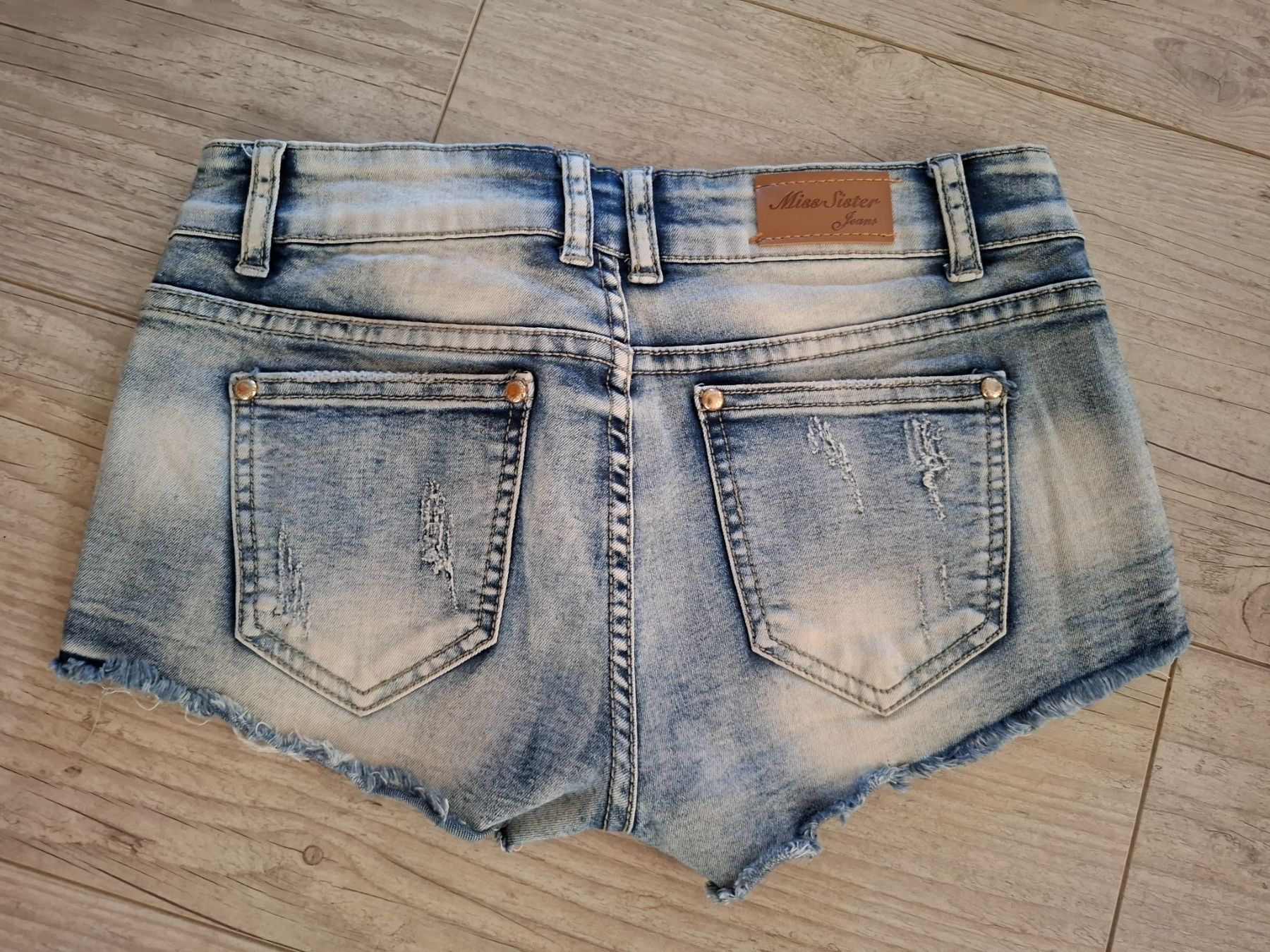 Jeans: Mini Short Jean - taille S - Excellent état – D'occasion à Meinier par Gattuso22 1