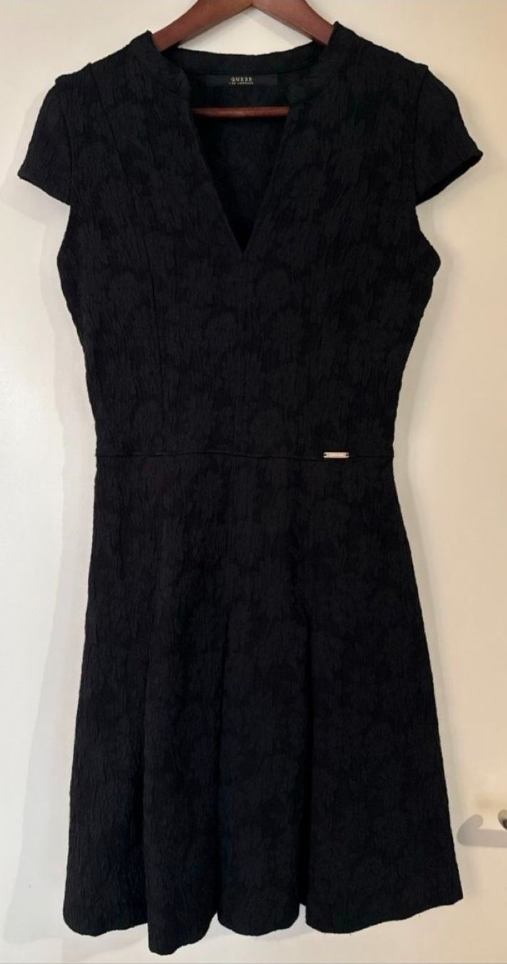 Guess Vestiti: Guess Kleid S – Nuovo (secondo la descrizione) da Schüpfen venduto da ann_9zfs