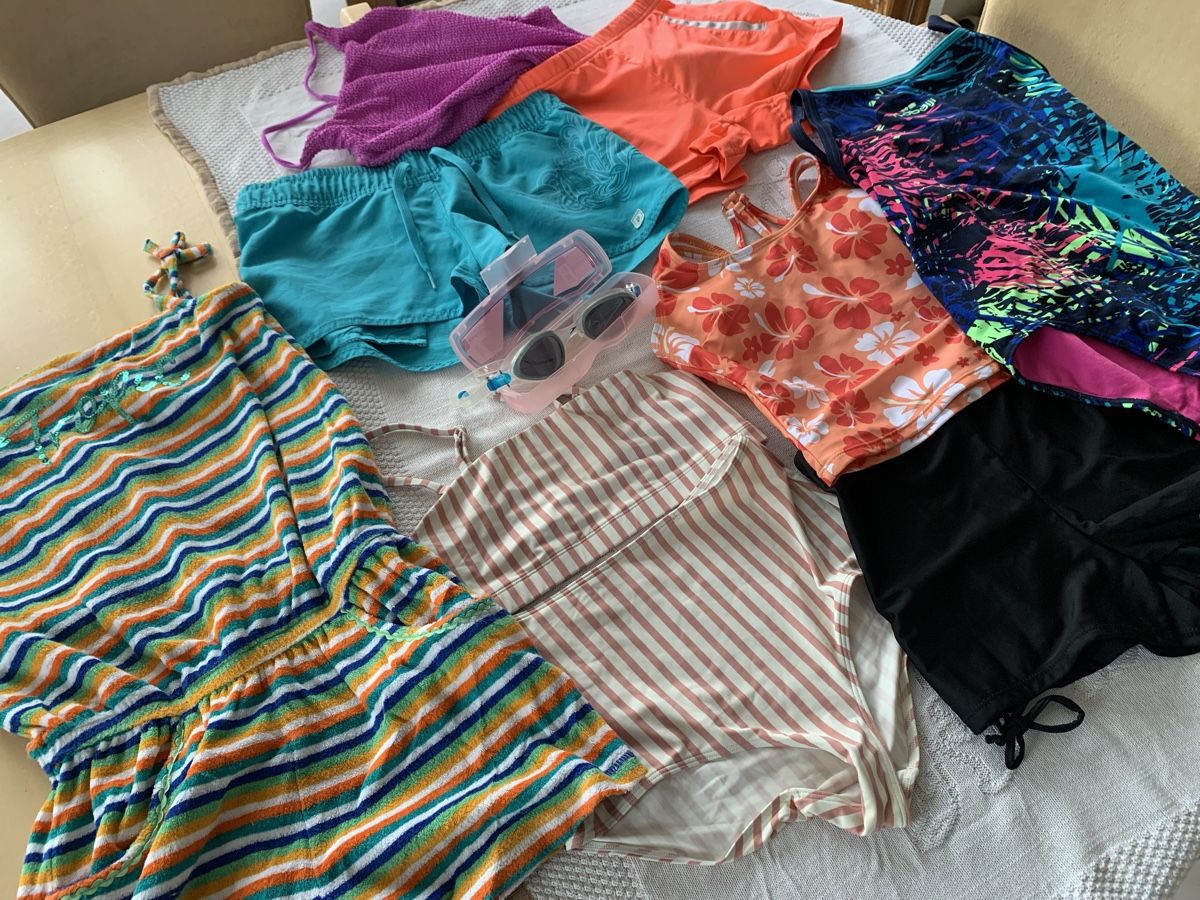 Lotti & Set di vestiti: Bikini/Badekleid Schwimm Set Gr. XS – Usato da Waltenschwil venduto da pipapo71