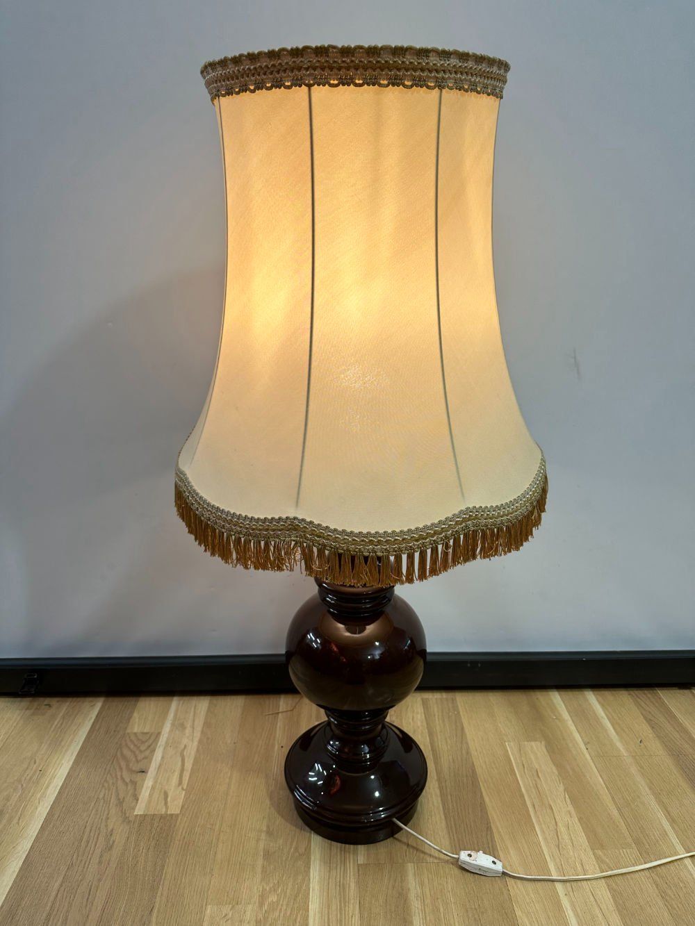 Lampade: Vintage Nachttischlampe/ Wohnzimmerlampe – Usato da Obernau venduto da Arche_Noah_Brocki 1
