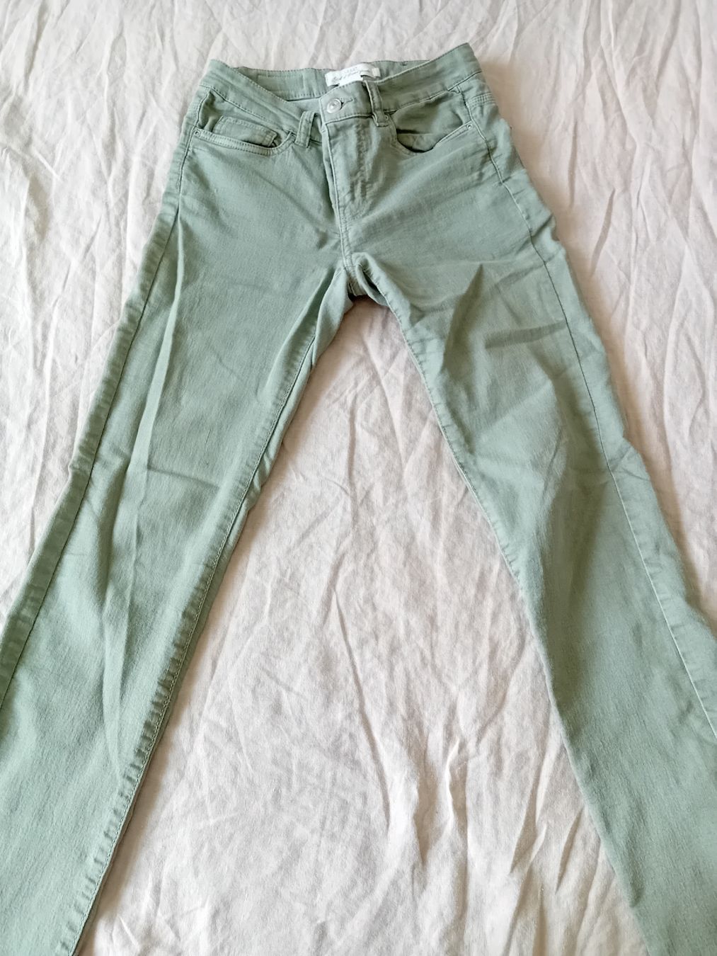 Jeans: Hellgrüne L.O.G.G. Jeans, Größe EUR 36 – Usato da Romanshorn venduto da milenva