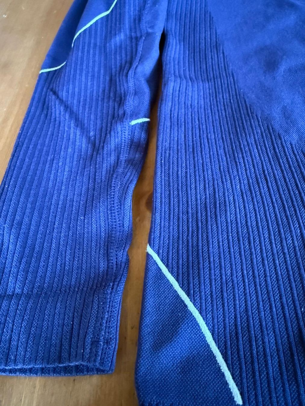 Canottiere & Pantaloni: Sportshirt – Usato da Flawil venduto da Stella_3 5