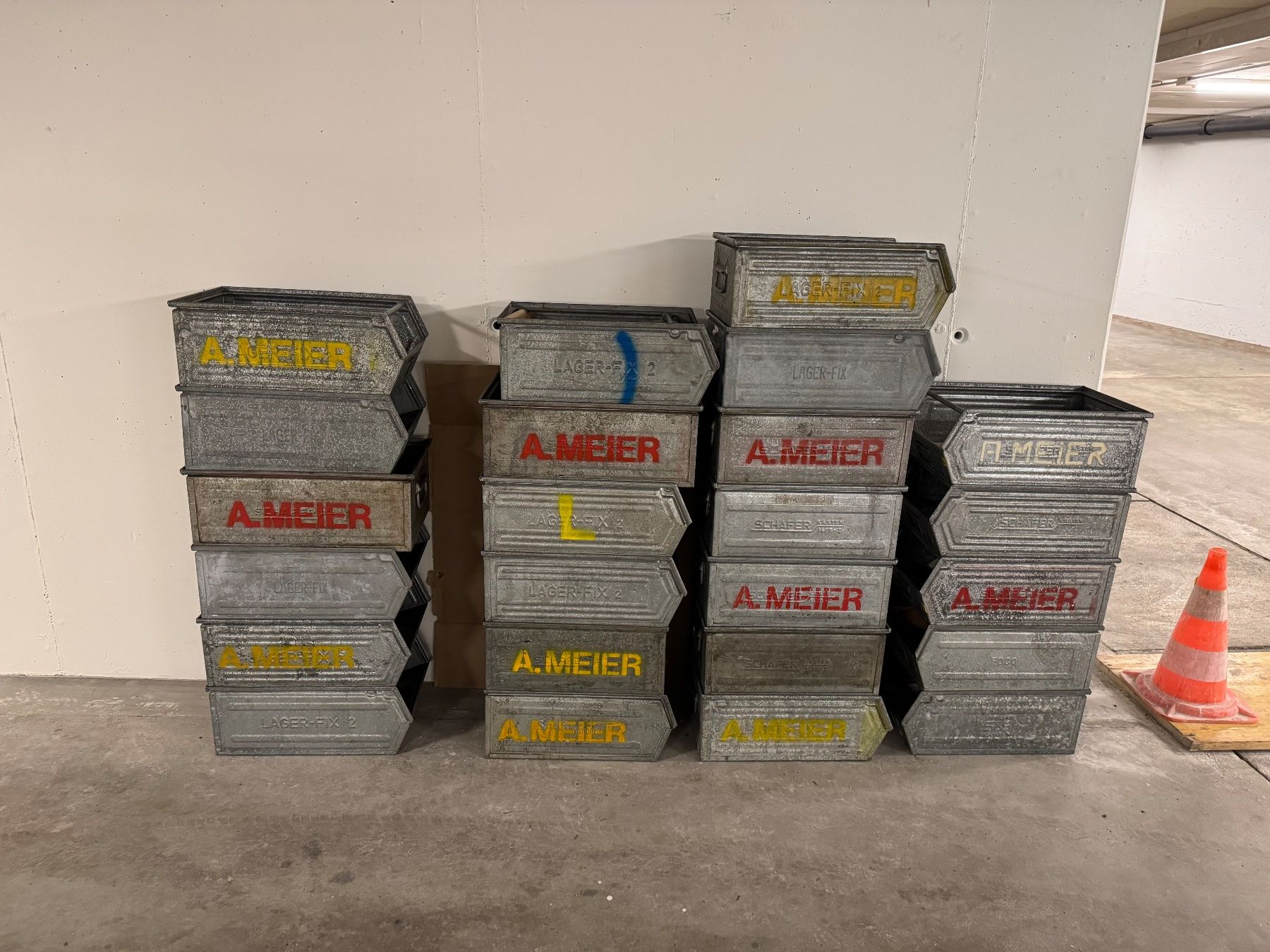 Casse di trasporto: Metallkiste Blechkisten Kasten Schäfer Box – Usato da Zürich venduto da libing 5