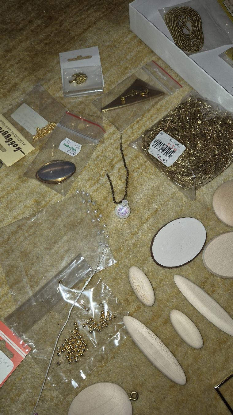 Kit bricolage: Bastelset Broschen Riesensammlung  – Nuovo (secondo la descrizione) da Kölliken venduto da MissesBossTop1 5