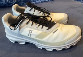 *** ON CLOUDVENTURE WATERPROOF NEUE UND UNGETRAGEN ***