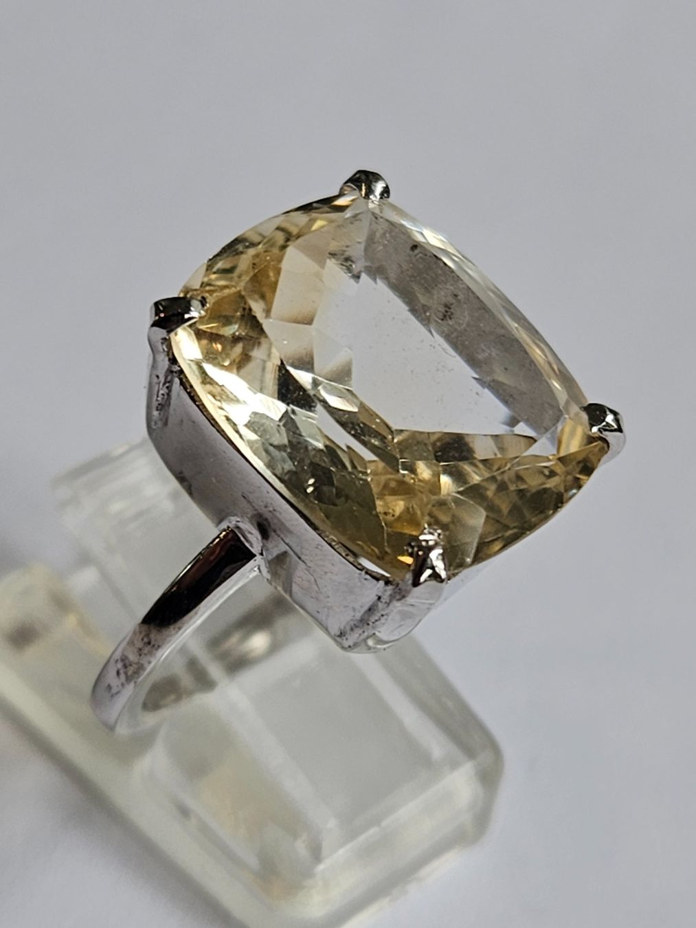 Anelli: Solitaire Ring mit Citri 58 Neu – Nuovo (secondo la descrizione) da Zürich venduto da adriben 9