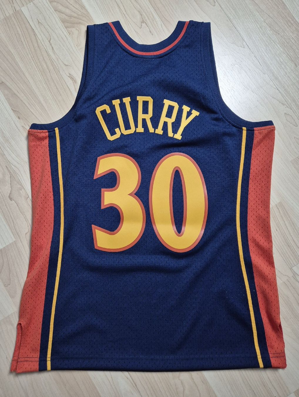 Mitchell & Ness Canottiere & Pantaloni: Golden State Warriors Curry Trikot Grösse M – Nuovo (secondo la descrizione) da St. Gallen venduto da CaliSunshine 1