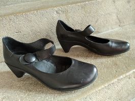 CAMPER : Escarpins en cuir noir talon moulé style confort 40