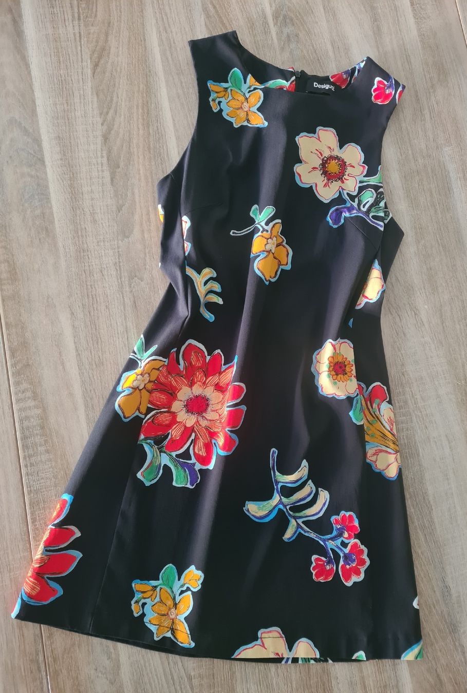 Desigual Kleider: Robe noire/fleurs (M) "DESIGUAL" (76% Viscose) – Neu und originalverpackt aus Etoy von MyStyleMyMode 7