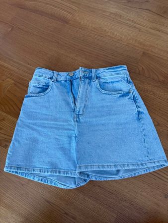 Jeansshorts Zara, size 34