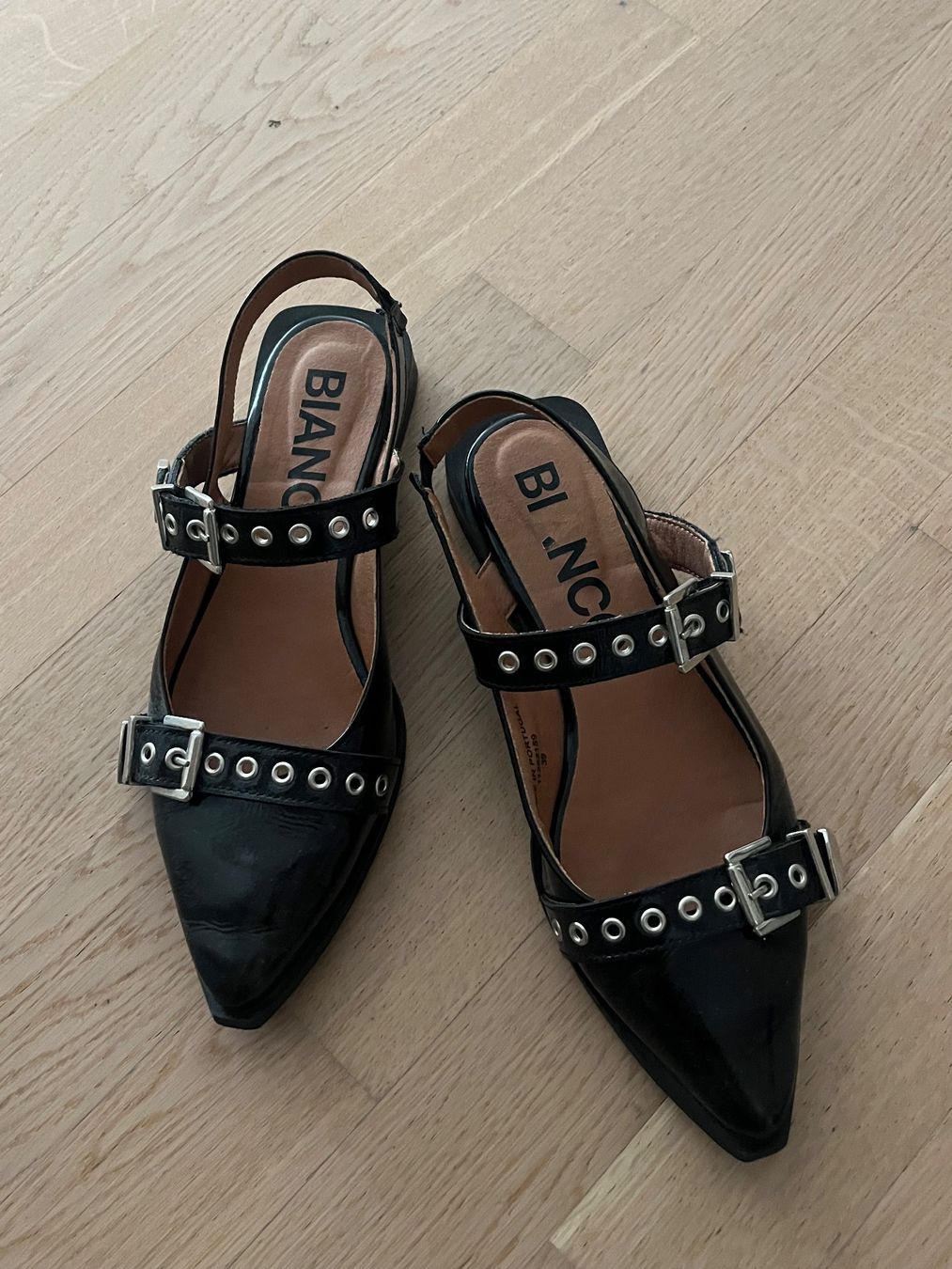 Chaussures femmes: Bianco Slingback – D'occasion à Zollikon par Vivien_6