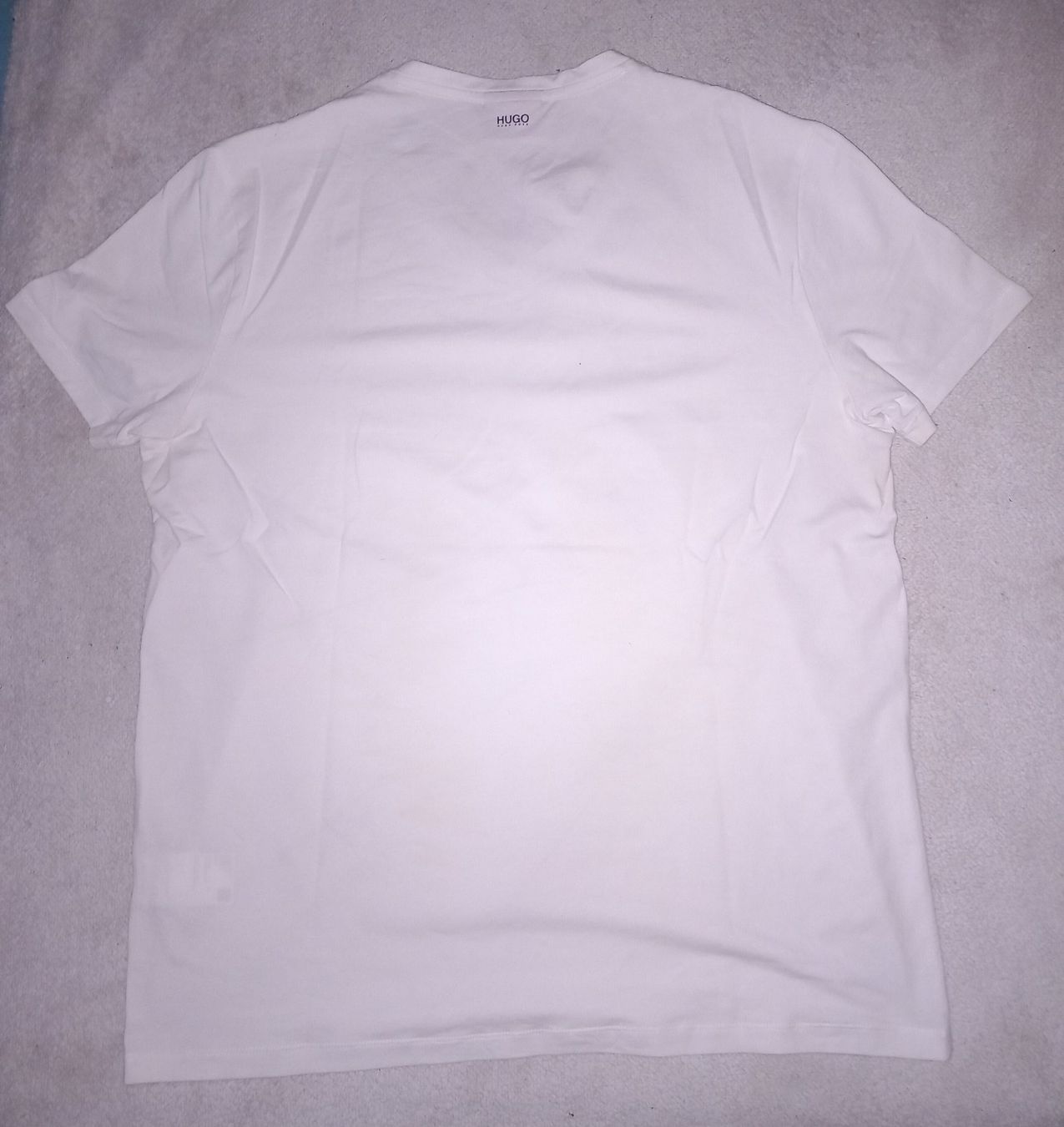 Hugo Boss T-Shirts: Hugo Boss XL – Gebraucht aus Rapperswil SG von Danii008 1