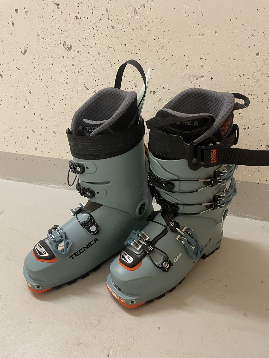 Scarpe da donna: Tecnica – Nuovo (secondo la descrizione) da La Tour-de-Trême venduto da jul_l8fs