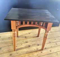 Holztisch zum restaurieren 57x43x52 cm