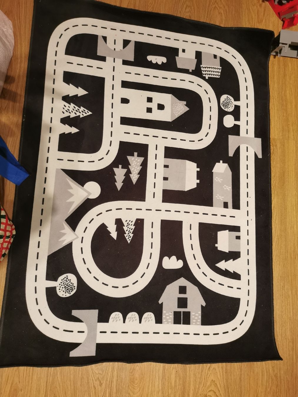 Tappeti: Ikea Kinderteppich – Usato da Cham venduto da julayla