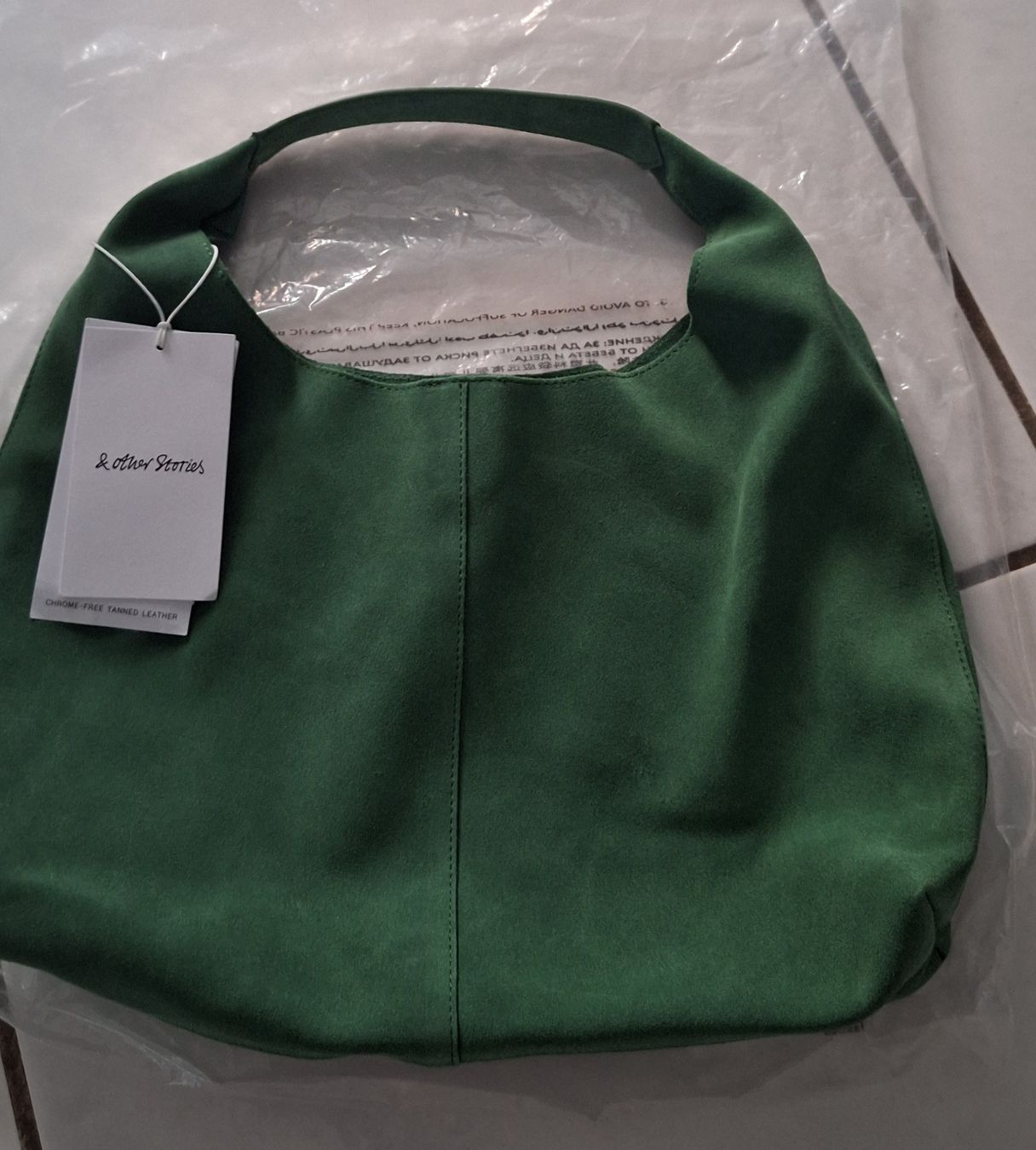 Other Stories Borse: &Other stories grüne Wildledertasche – Nuovo e nell'imballaggio originale da Wilen b. Wollerau venduto da kat_35 1