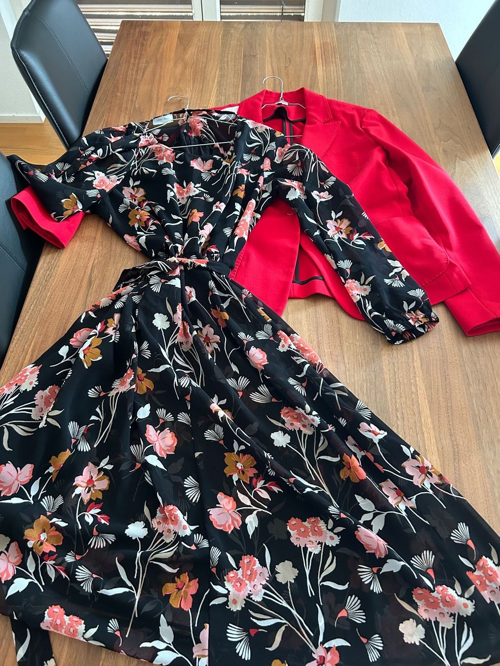 Lotti di vestiti: Kleiderpaket 42 L/ XL – Usato da Riehen venduto da Kami2005 1