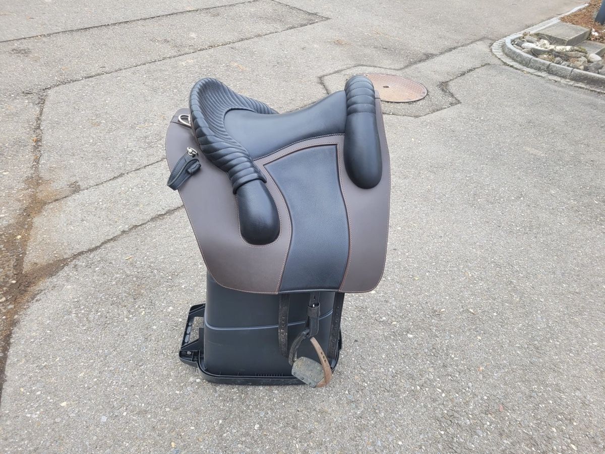 Selle & Accessori: Deuber&Partner Sattel Jerez, Bückeburger S2, schwarz braun – Nuovo (secondo la descrizione) da Tuggen venduto da pfeuti01 2