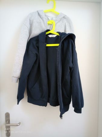 H&M Reissverschluss Hoodies, Gr. 134/140, Grau & Marineblau