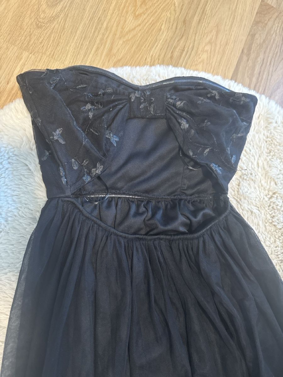 Only Vestiti: Schwarzes Tulle Kleid – Usato da Sevelen venduto da Shelly 1