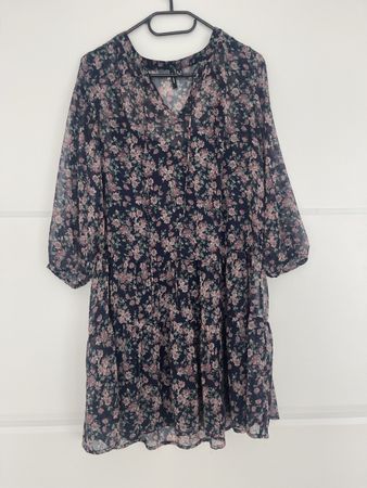 VERO MODA Kleid Blumenmuster Grösse M guter Zustand